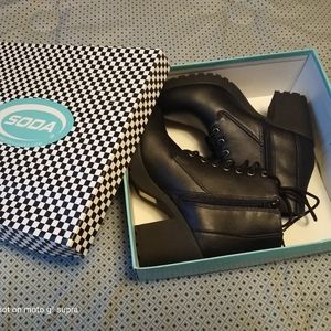 NEW Chunky Heel Lace-up Ankle Boots